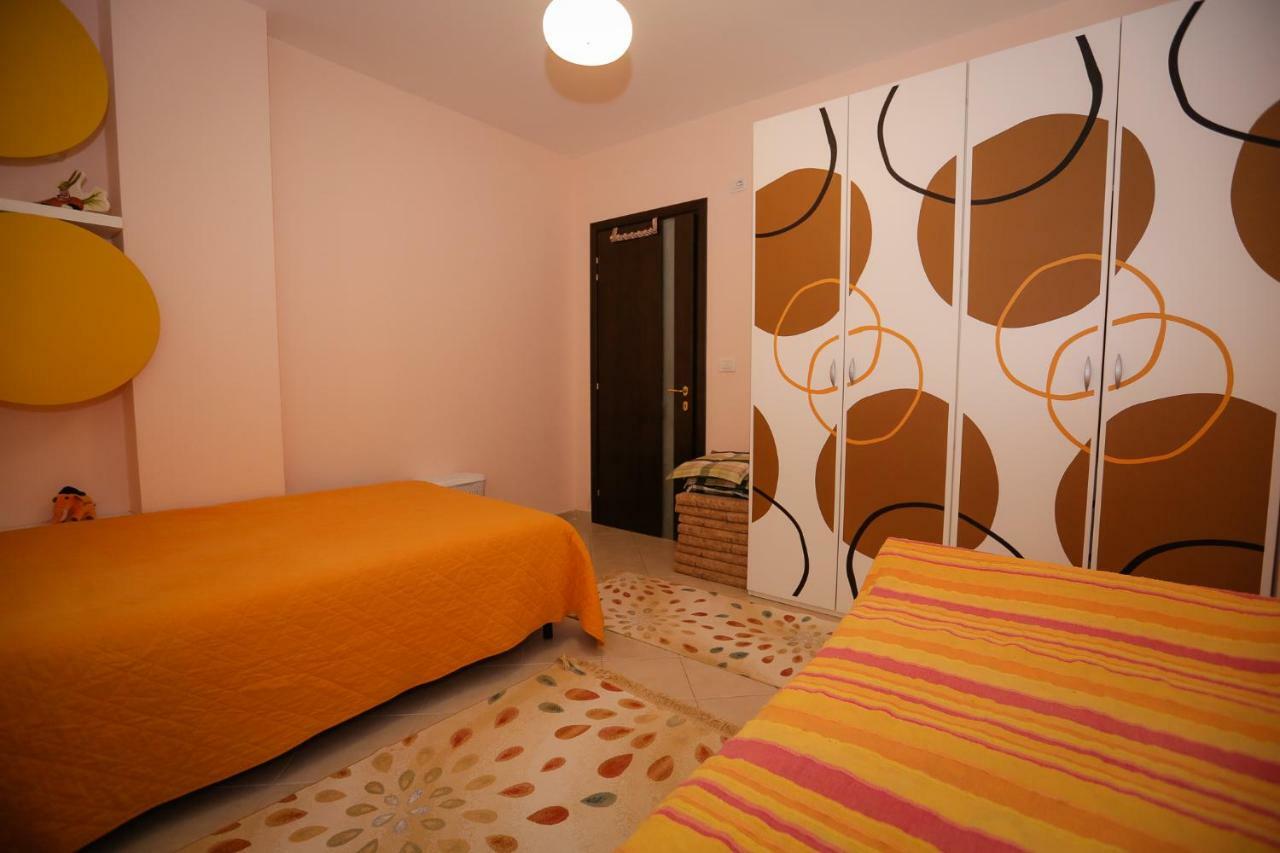 Pine-Tree Apt W/ Private Garden 50 M From The Sea Golem  Exterior photo